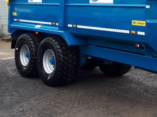 Silage grain dump - silage, trailer